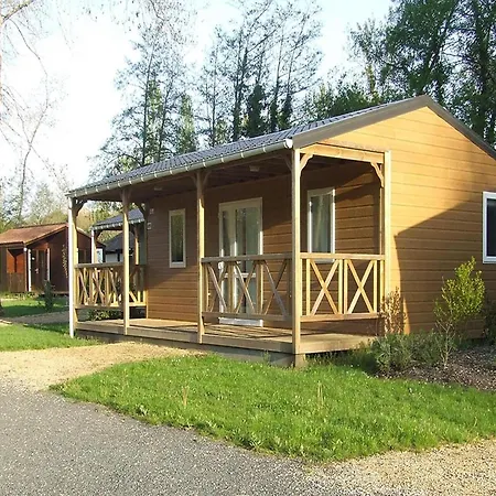 Spacious Lakeside For 8