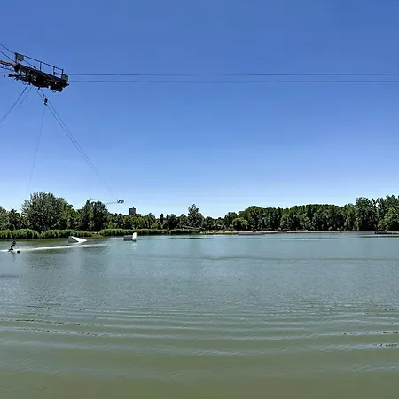 Spacious Lakeside For 8 * Moncontour (Vienne)